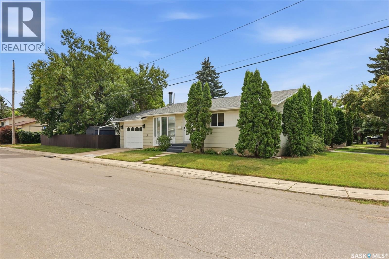 1535 Laura Avenue, Saskatoon, Saskatchewan S7N 2R8 - Photo 3 - SK046293
