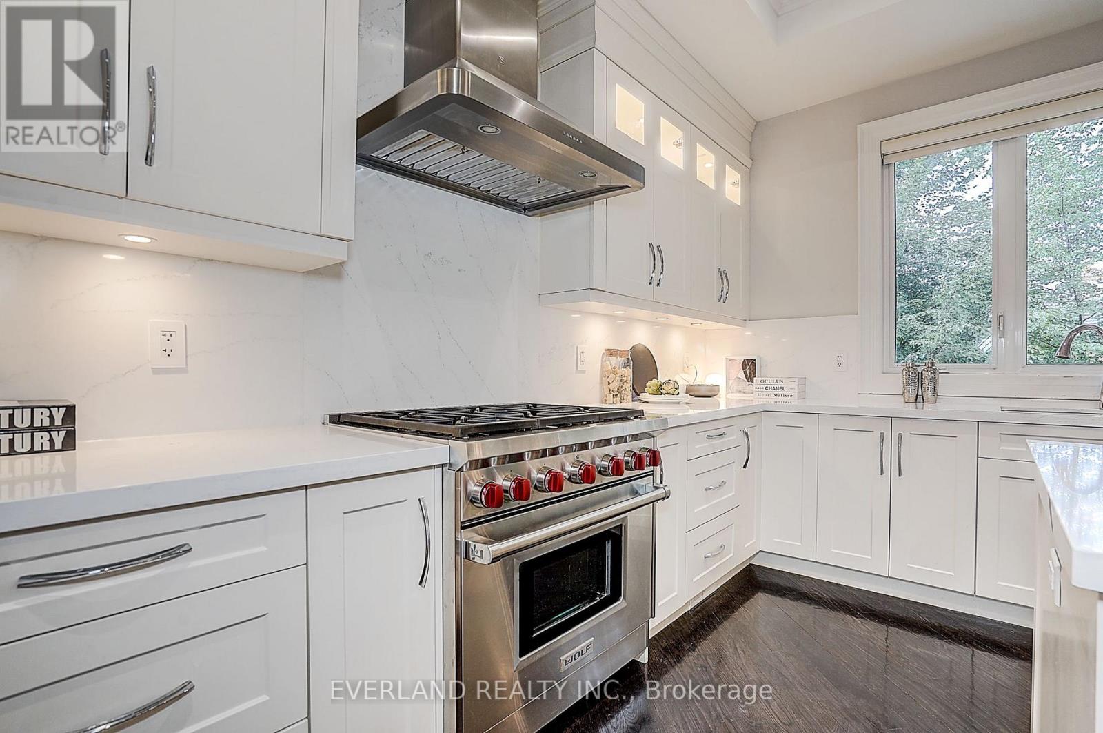 274 Joicey Boulevard, Toronto, Ontario  M5M 2V7 - Photo 19 - C13702940