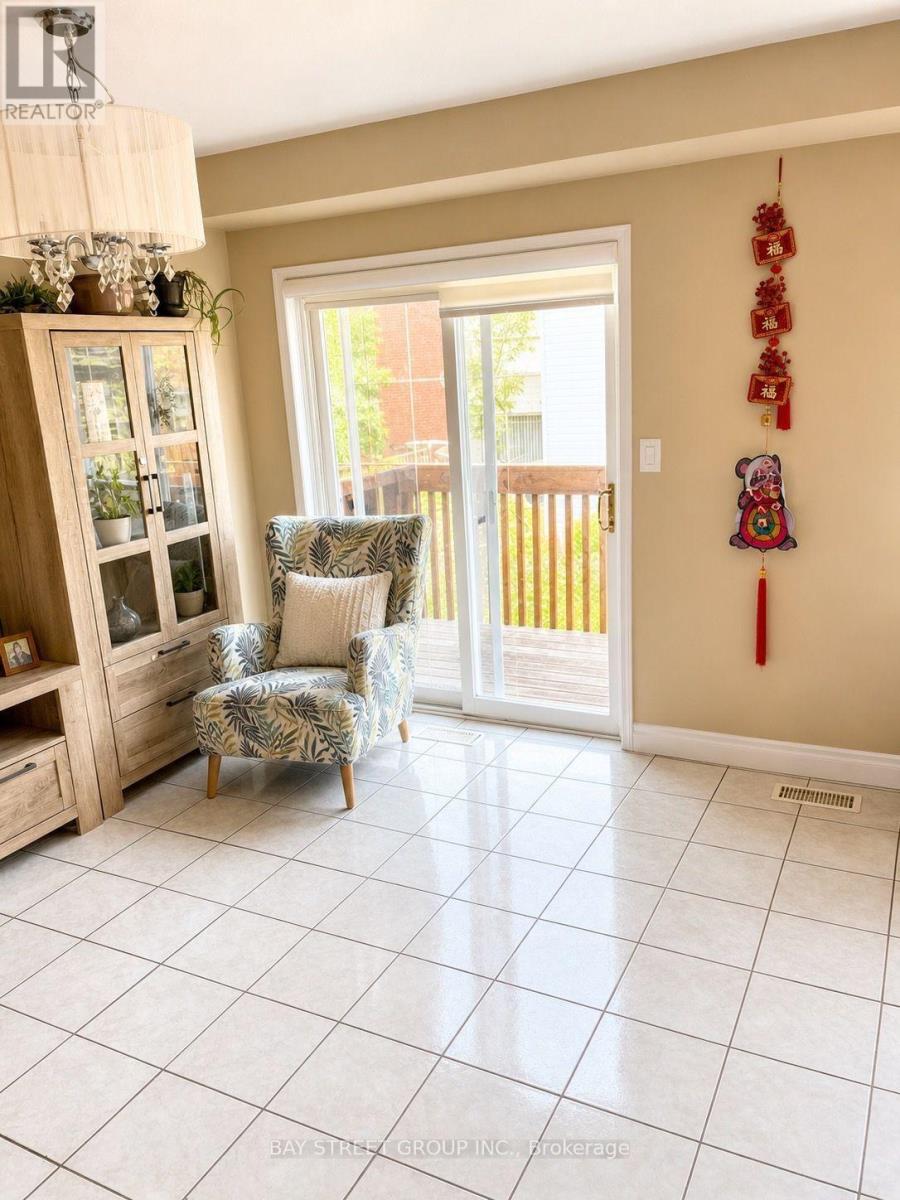 Upper - 19 Casabel Drive, Vaughan, Ontario  L6A 3M5 - Photo 2 - N13702936
