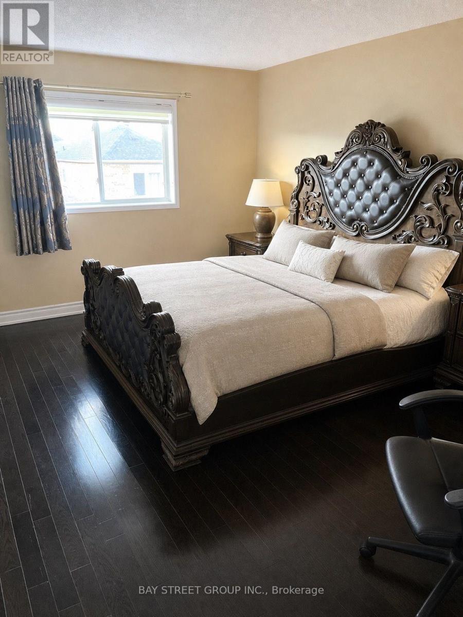 Upper - 19 Casabel Drive, Vaughan, Ontario  L6A 3M5 - Photo 3 - N13702936