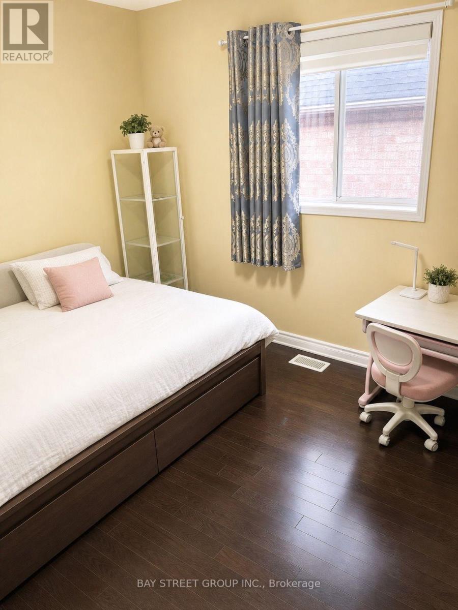 Upper - 19 Casabel Drive, Vaughan, Ontario  L6A 3M5 - Photo 4 - N13702936