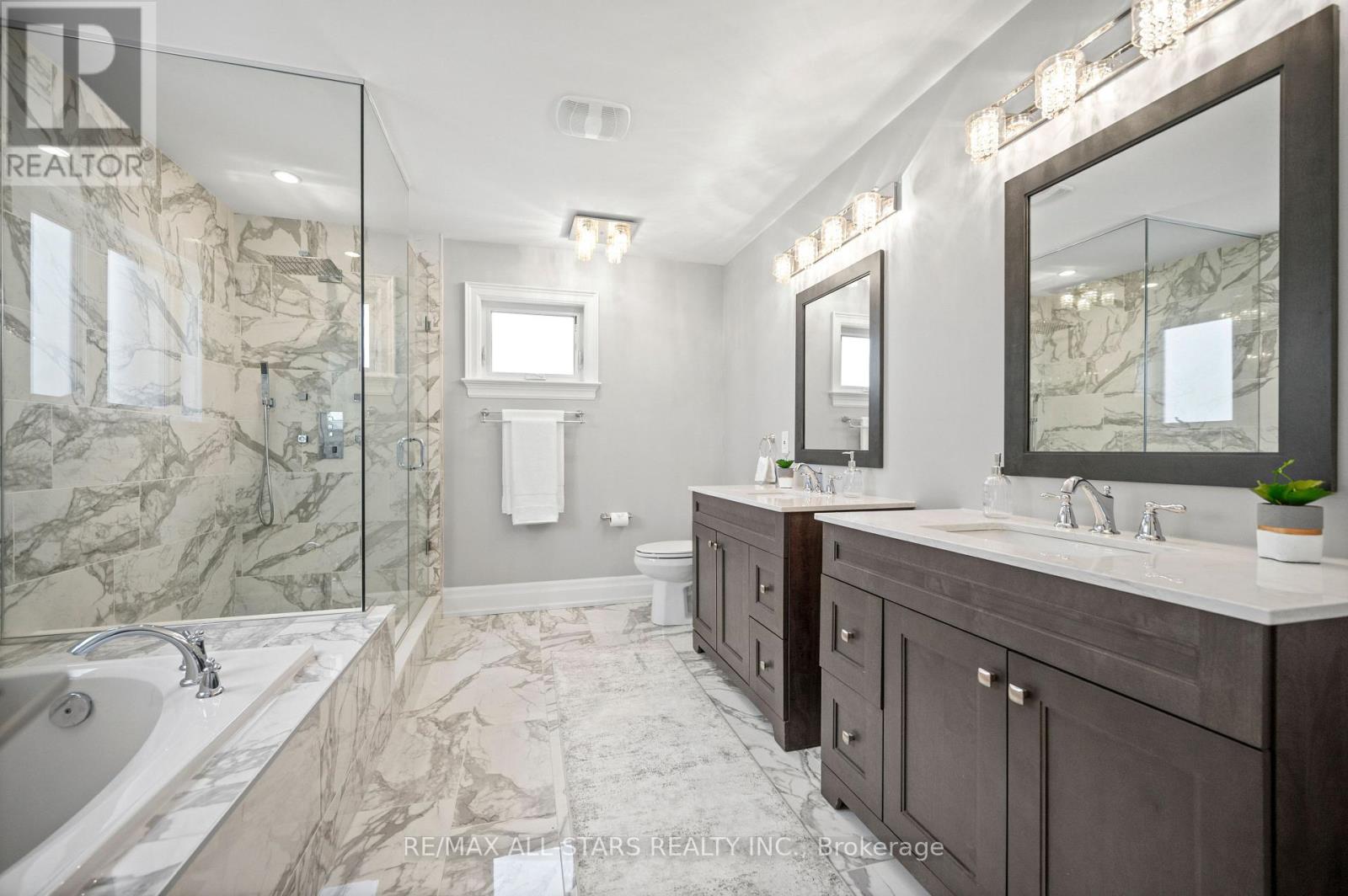 139 Rhodes Circle, Newmarket, Ontario  L3X 1V2 - Photo 26 - N13702946