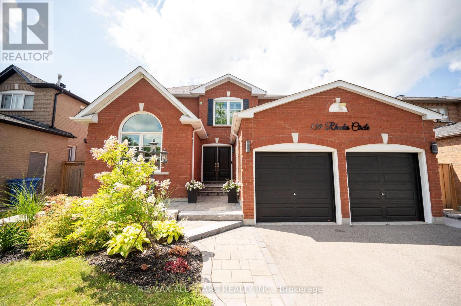 139 Rhodes Circle, Newmarket, Ontario  L3X 1V2 - Photo 3 - N13702946