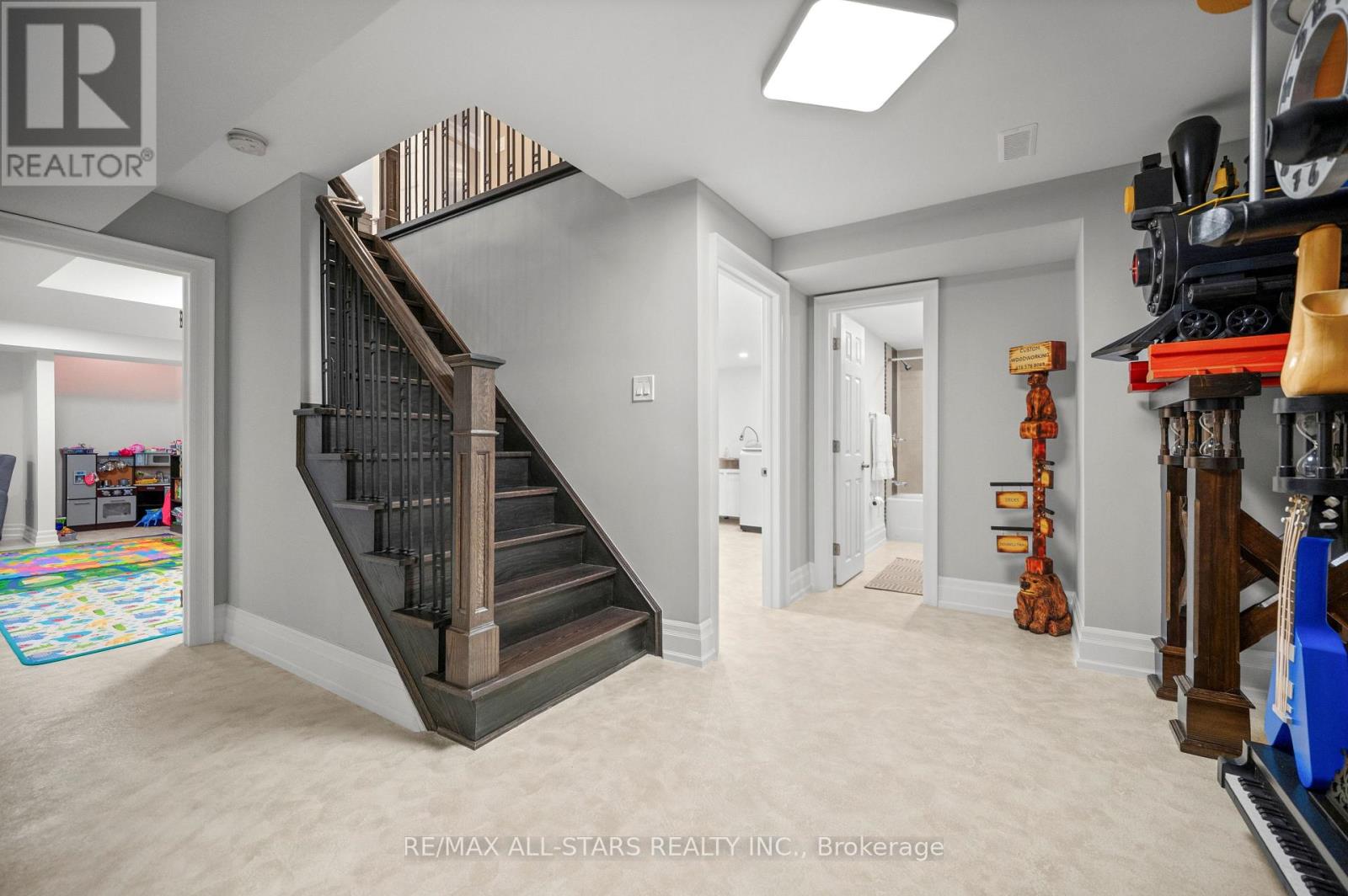 139 Rhodes Circle, Newmarket, Ontario  L3X 1V2 - Photo 34 - N13702946