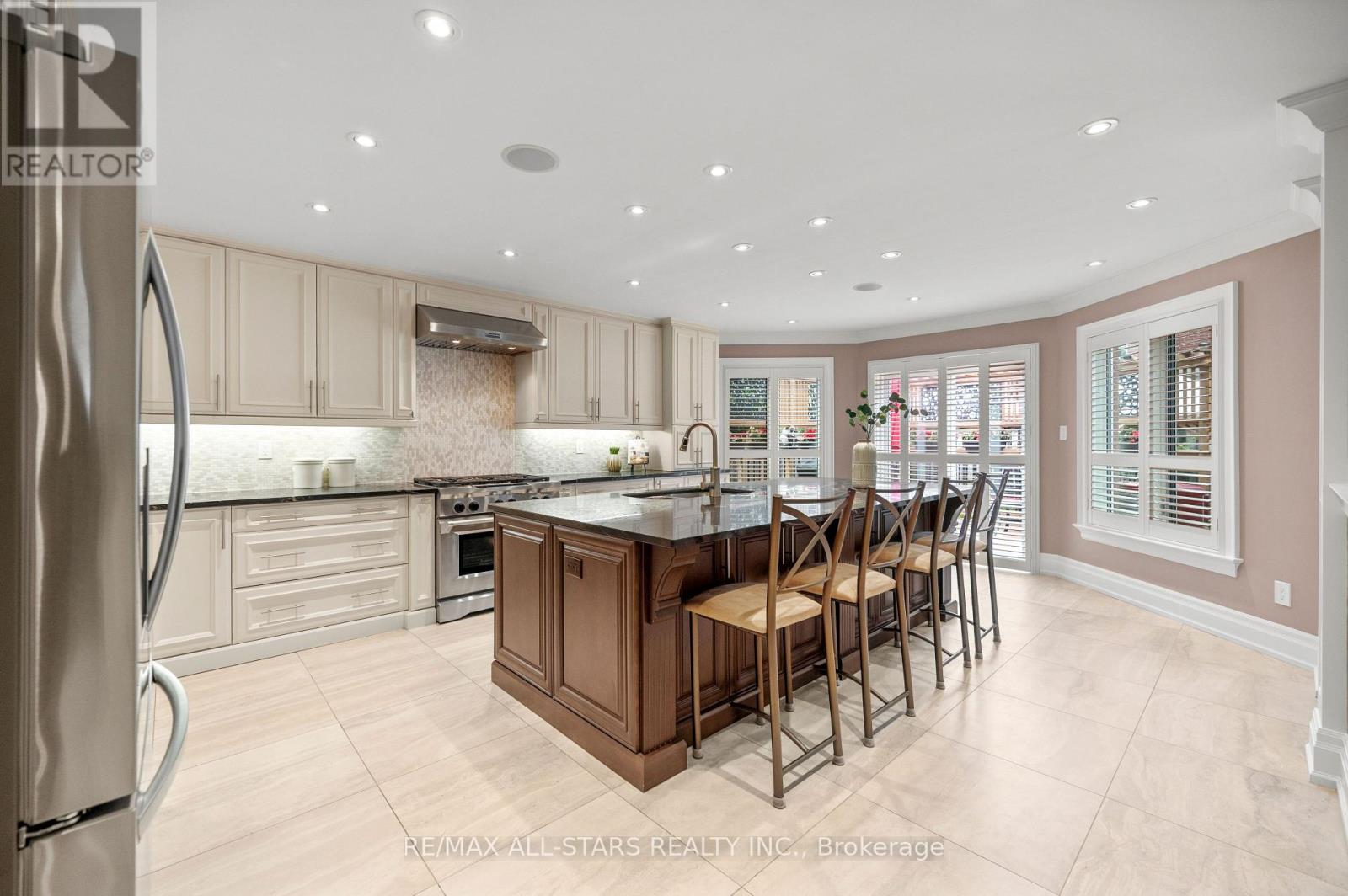 139 Rhodes Circle, Newmarket, Ontario  L3X 1V2 - Photo 7 - N13702946