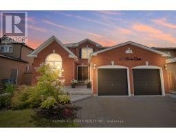 139 RHODES CIRCLE, Newmarket, Ontario