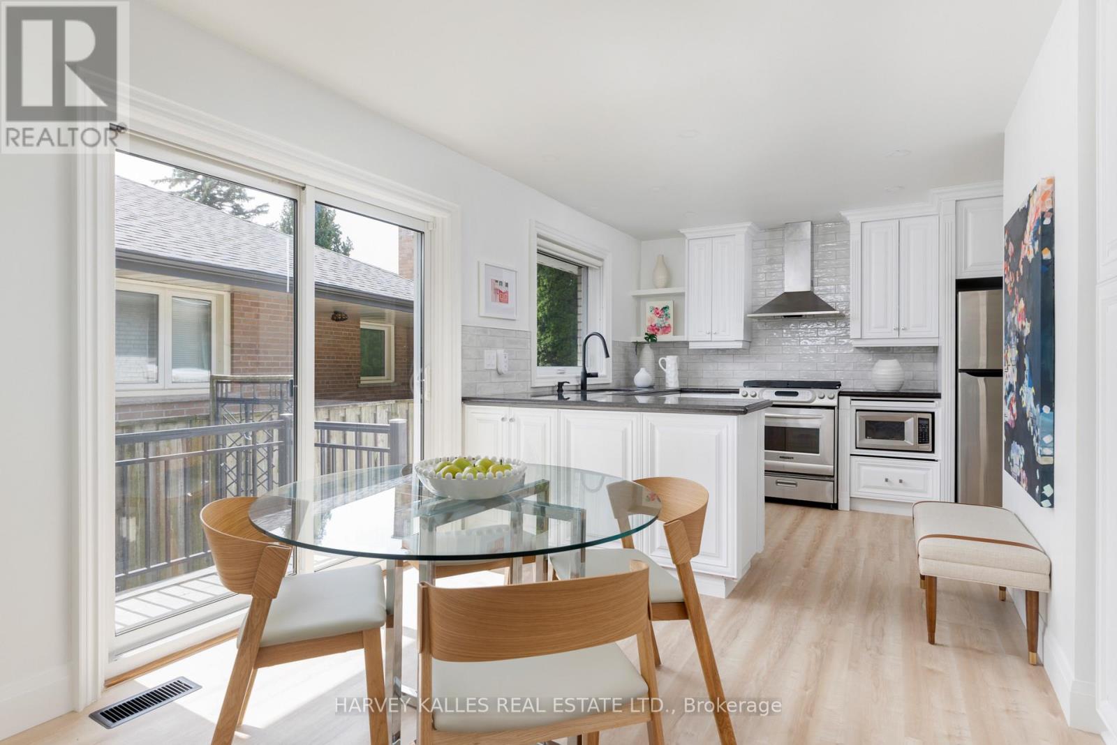 215 Edenbridge Drive, Toronto, Ontario  M9A 3G9 - Photo 20 - W13702956
