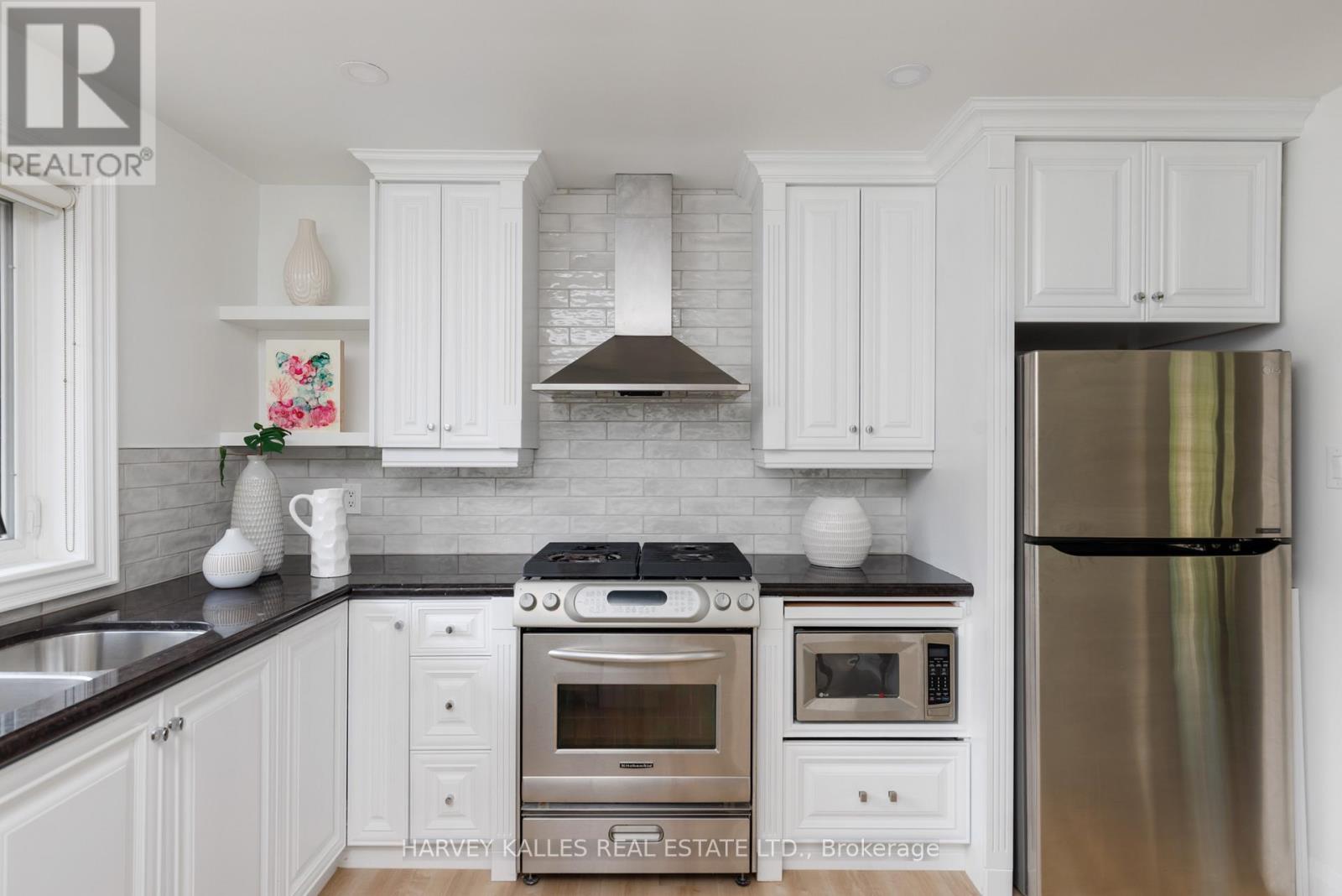 215 Edenbridge Drive, Toronto, Ontario  M9A 3G9 - Photo 23 - W13702956