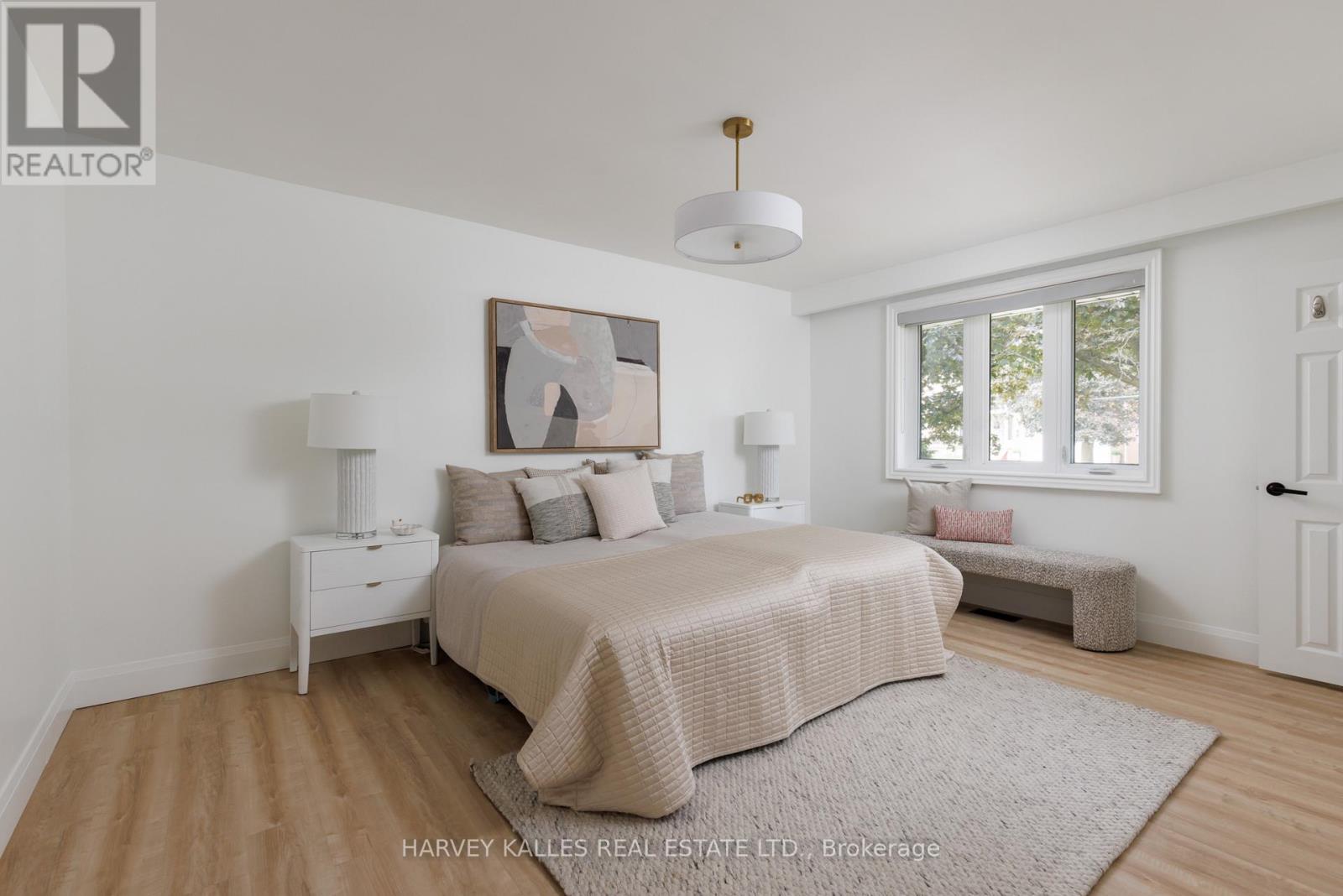215 Edenbridge Drive, Toronto, Ontario  M9A 3G9 - Photo 25 - W13702956
