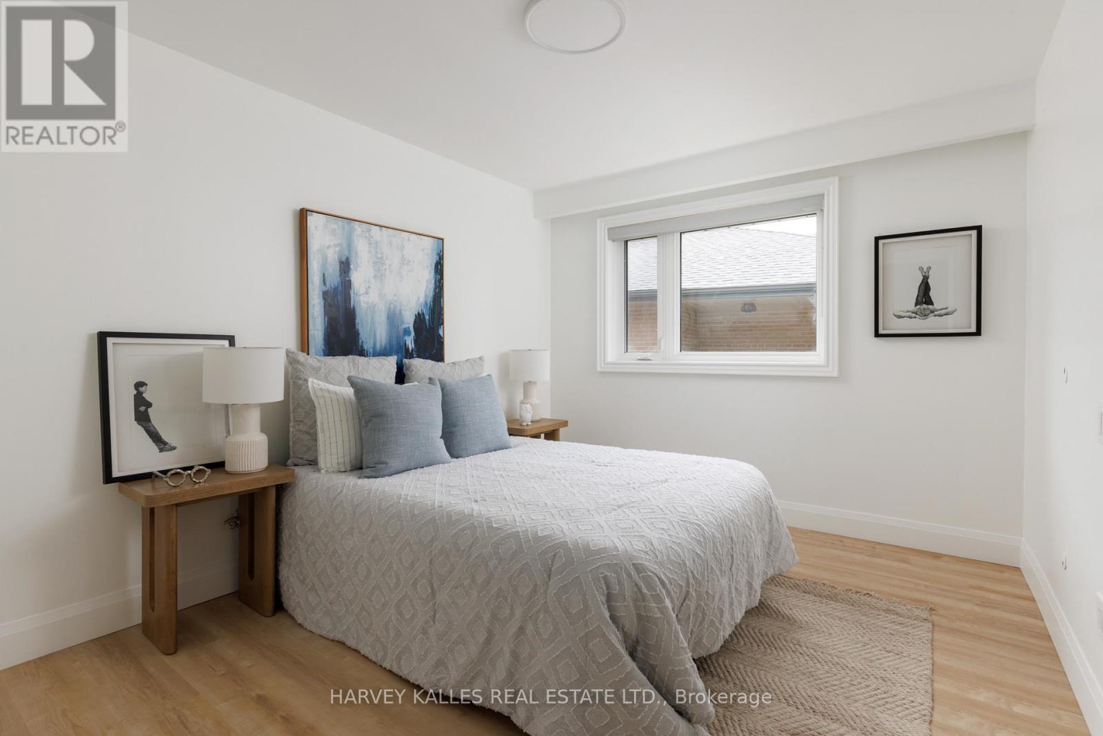 215 Edenbridge Drive, Toronto, Ontario  M9A 3G9 - Photo 29 - W13702956