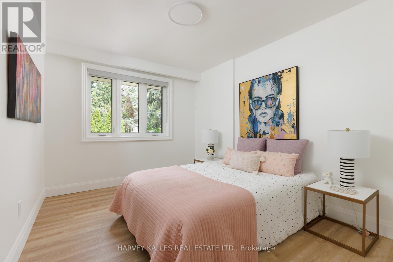 215 Edenbridge Drive, Toronto, Ontario  M9A 3G9 - Photo 31 - W13702956