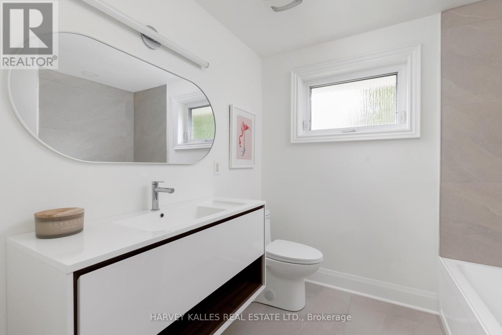 215 Edenbridge Drive, Toronto, Ontario  M9A 3G9 - Photo 34 - W13702956