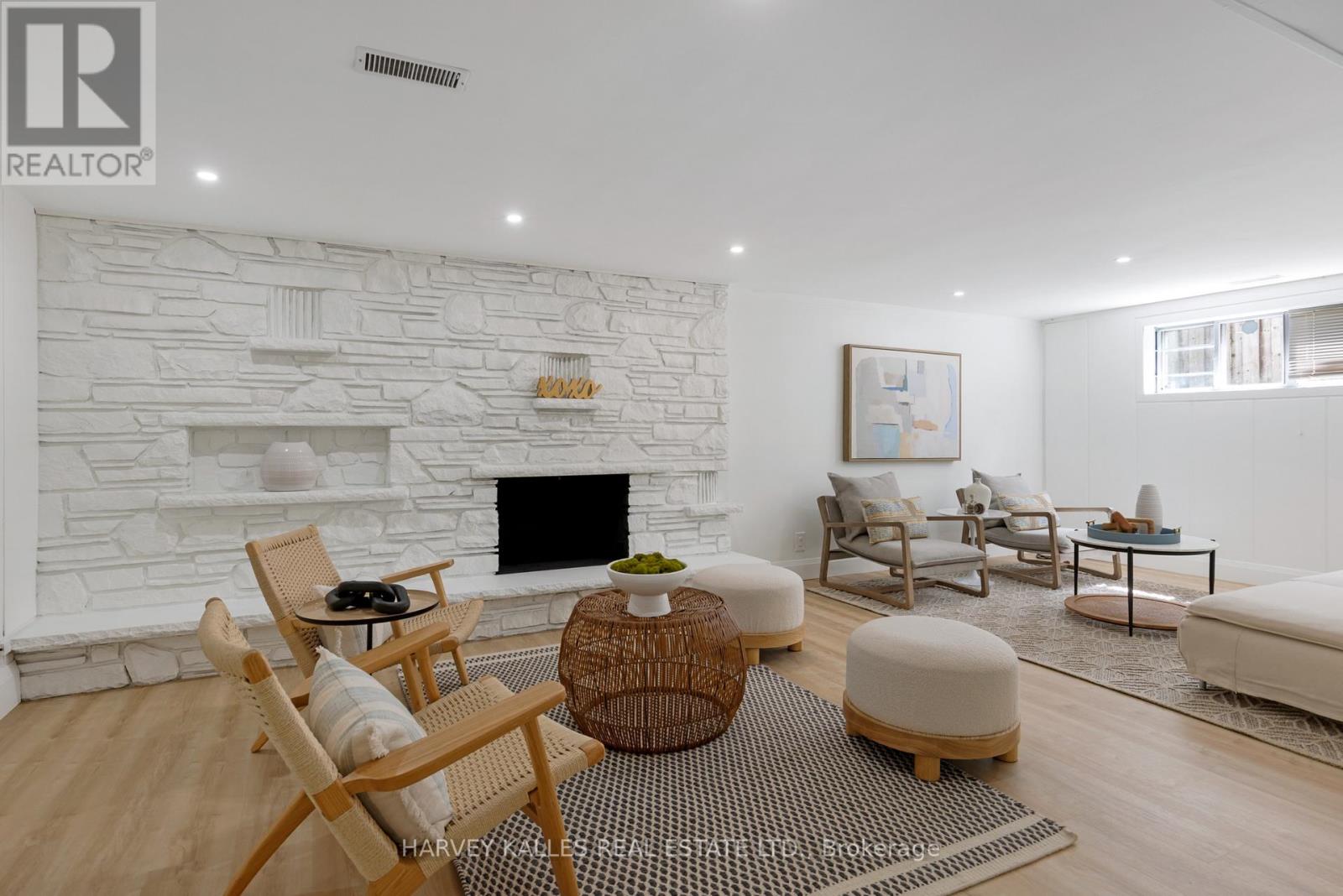 215 Edenbridge Drive, Toronto, Ontario  M9A 3G9 - Photo 37 - W13702956