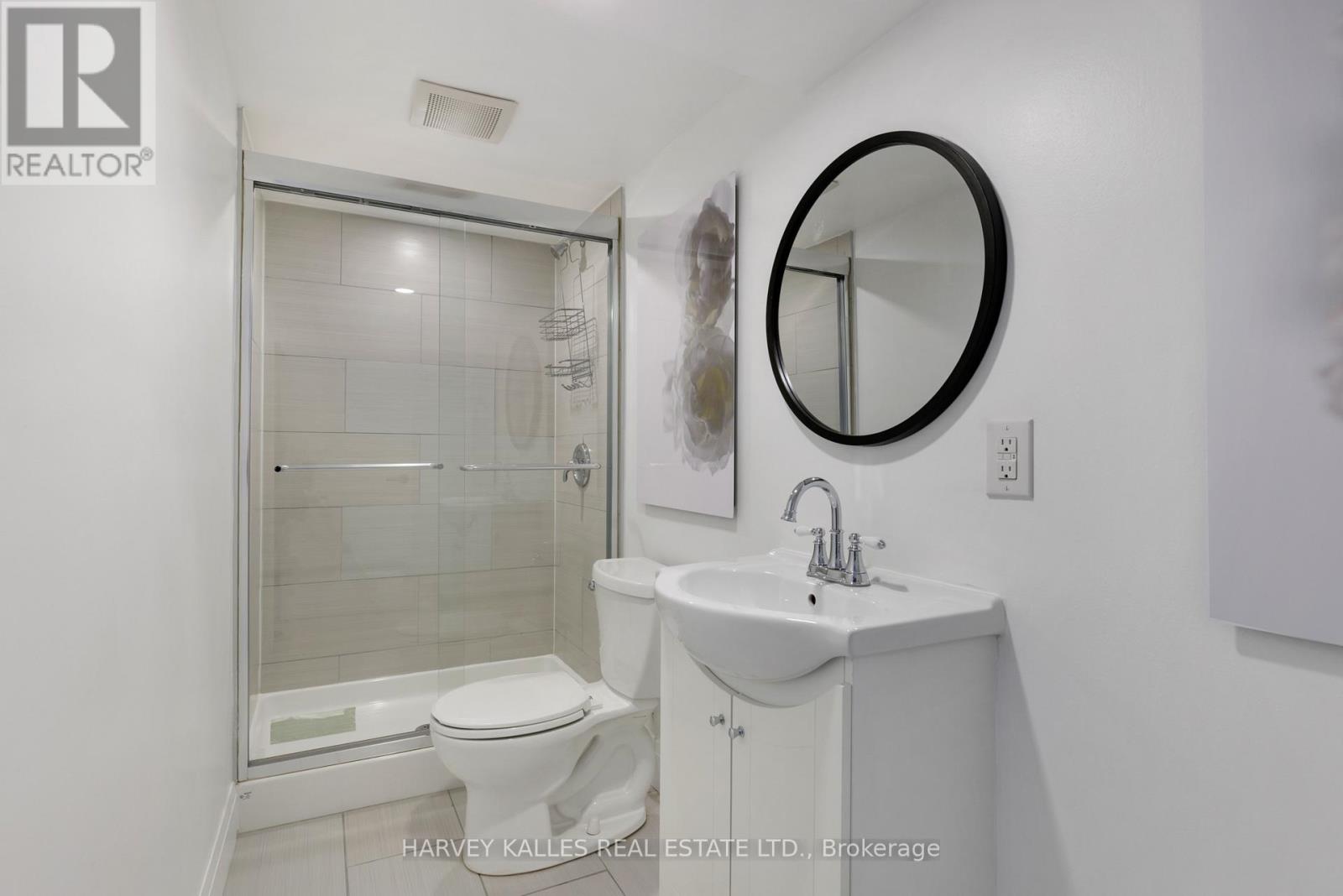 215 Edenbridge Drive, Toronto, Ontario  M9A 3G9 - Photo 45 - W13702956