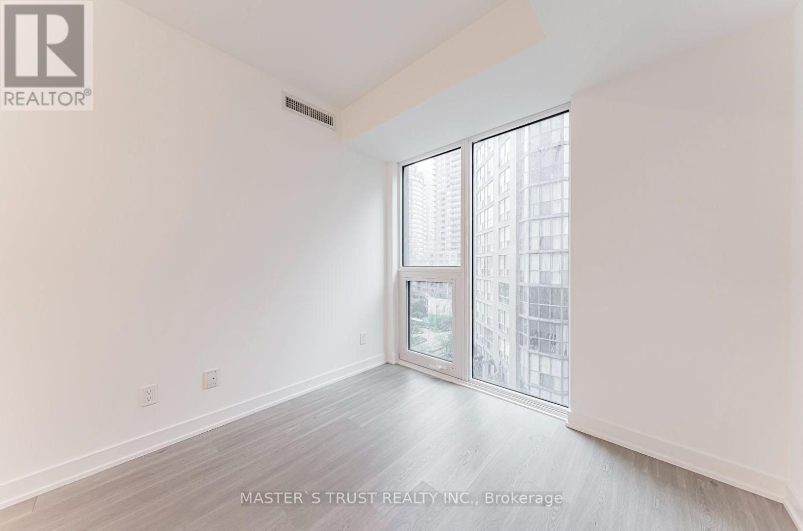 701 - 8 Wellesley Street W, Toronto, Ontario  M4Y 0J5 - Photo 11 - C13698702