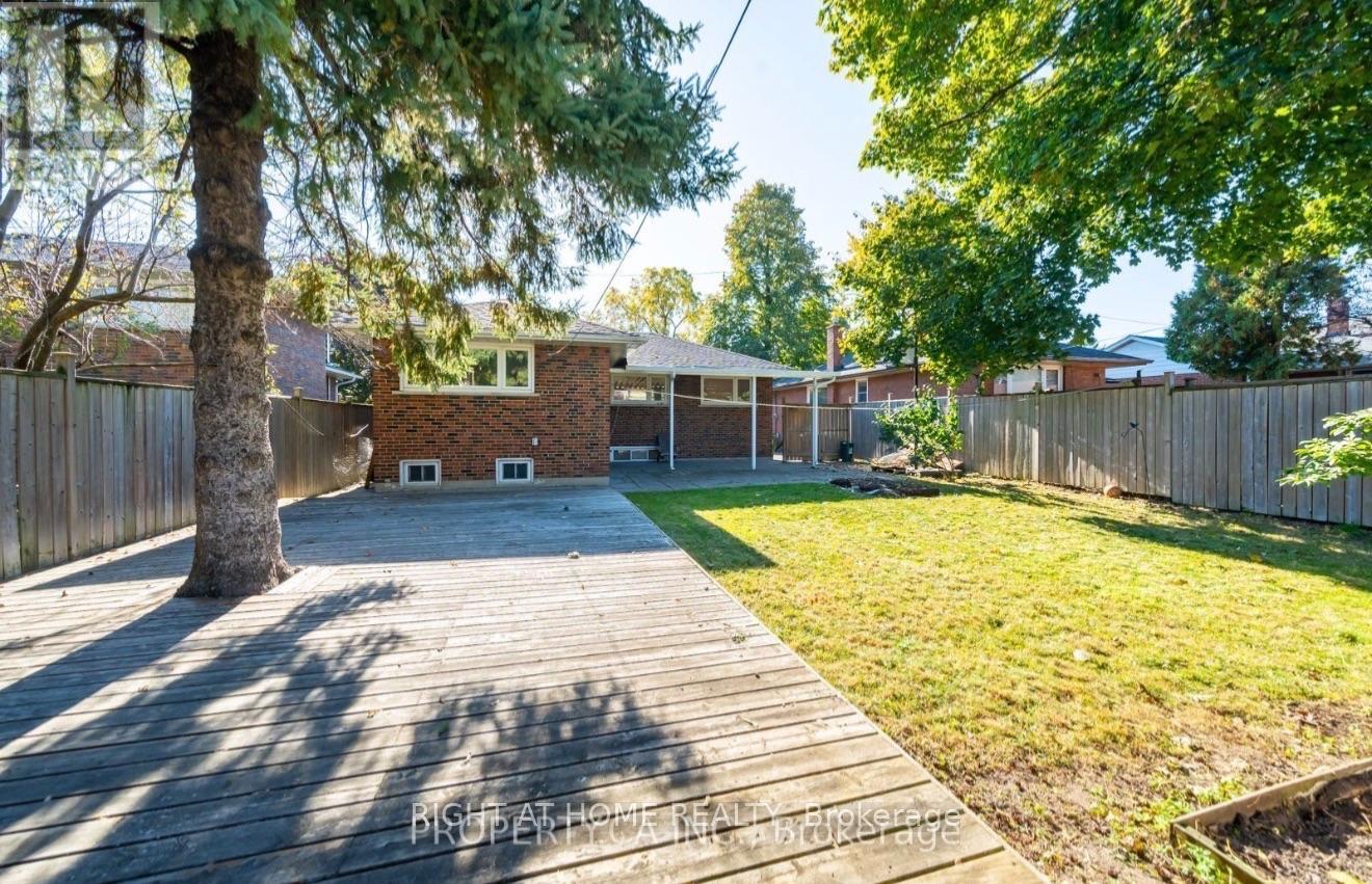 Lower - 46 Shrewsbury Square, Toronto, Ontario  M1T 1L2 - Photo 11 - E13591308