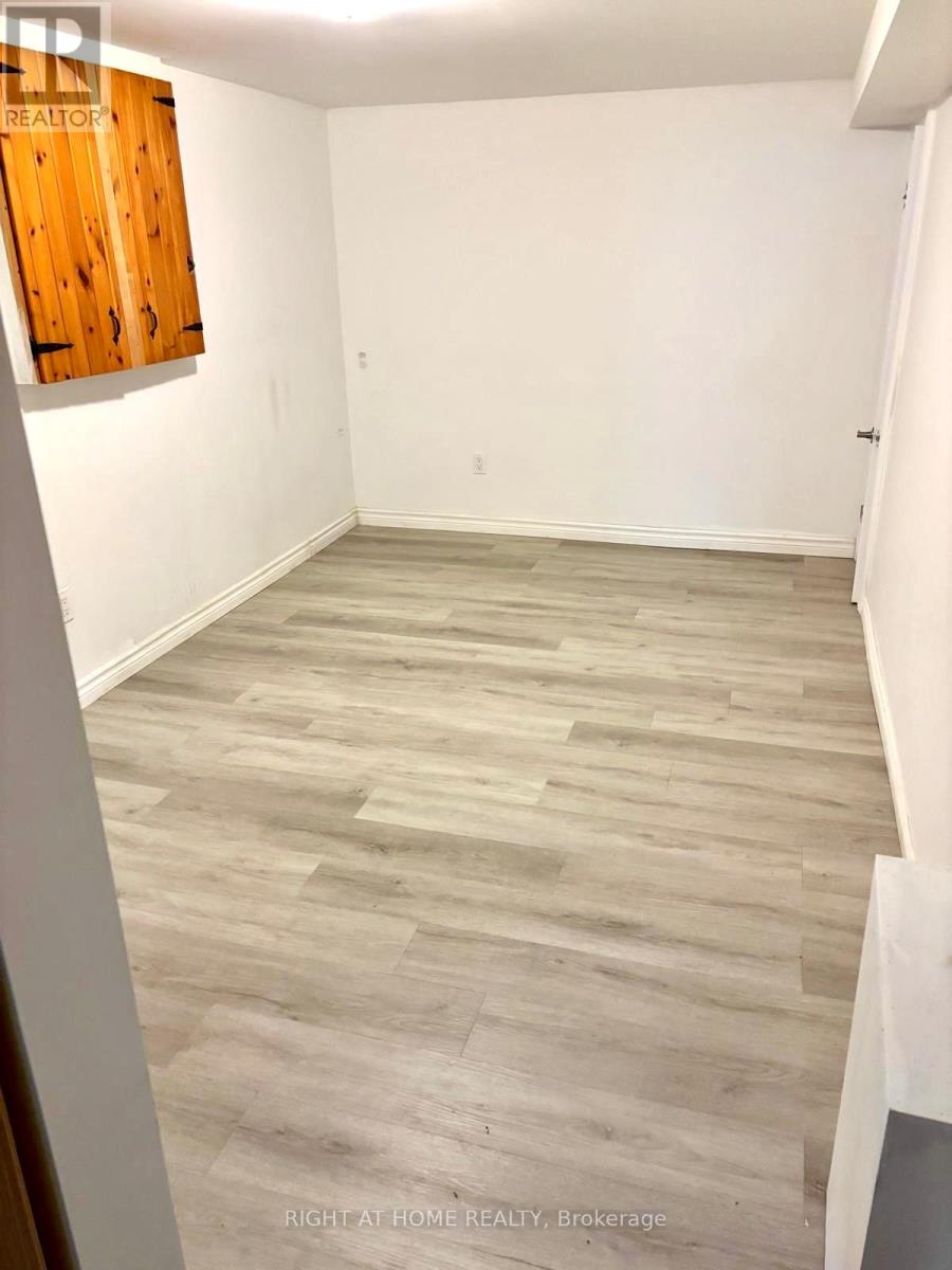 Lower - 46 Shrewsbury Square, Toronto, Ontario  M1T 1L2 - Photo 10 - E13591308