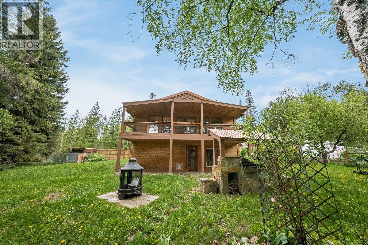 9841 Talbot Road, Nelway, British Columbia  V0G 1Z0 - Photo 3 - 10372904
