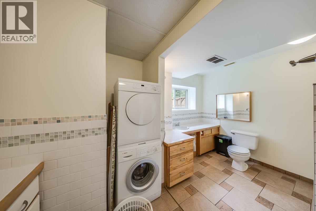 9841 Talbot Road, Nelway, British Columbia  V0G 1Z0 - Photo 57 - 10372904