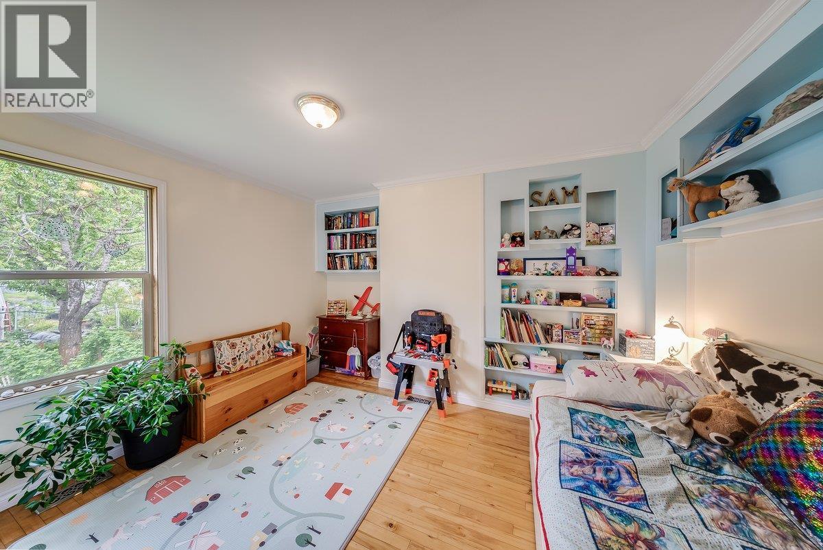 9841 Talbot Road, Nelway, British Columbia  V0G 1Z0 - Photo 7 - 10372904