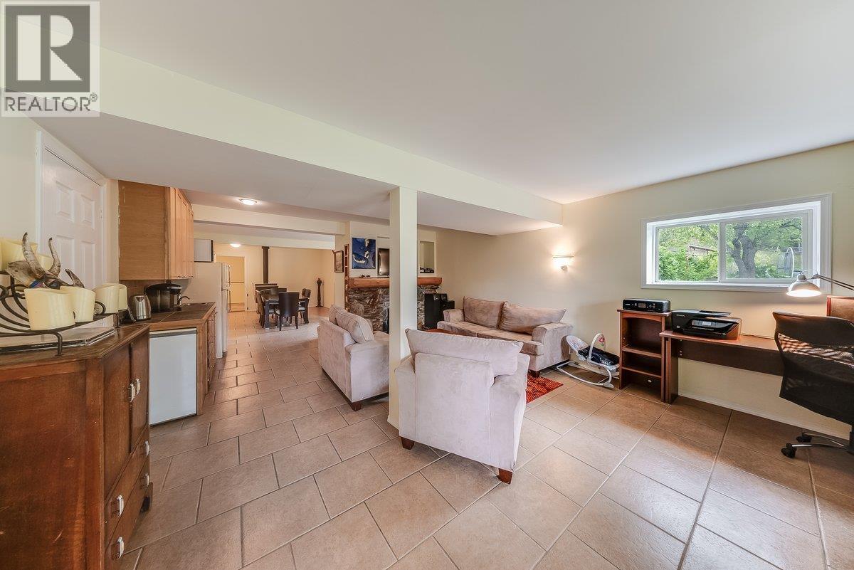9841 Talbot Road, Nelway, British Columbia  V0G 1Z0 - Photo 64 - 10372904