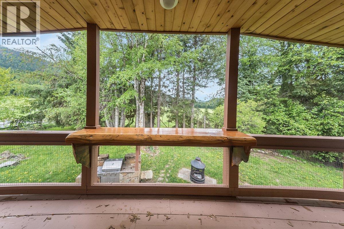 9841 Talbot Road, Nelway, British Columbia  V0G 1Z0 - Photo 62 - 10372904