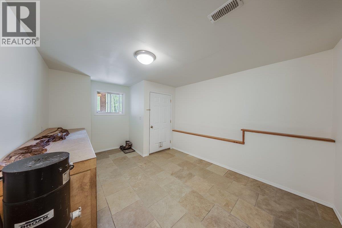 9841 Talbot Road, Nelway, British Columbia  V0G 1Z0 - Photo 74 - 10372904