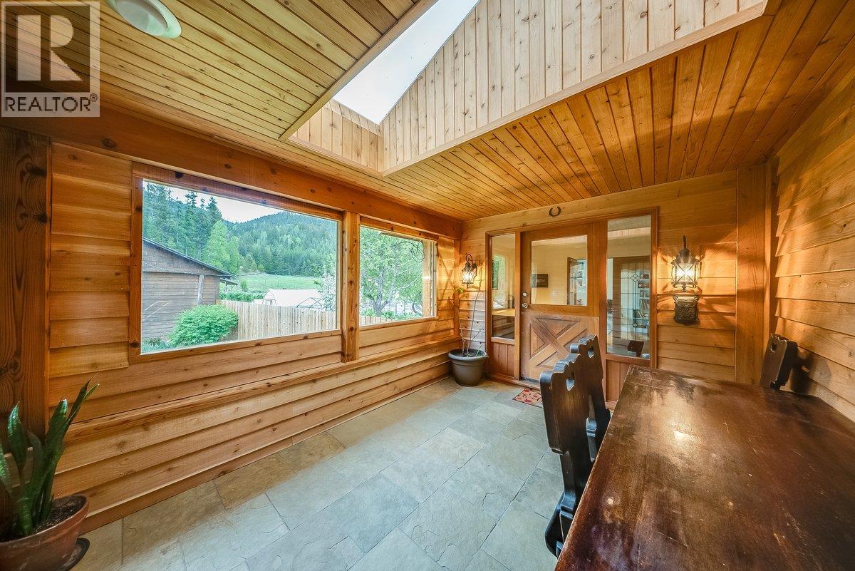 9841 Talbot Road, Nelway, British Columbia  V0G 1Z0 - Photo 93 - 10372904
