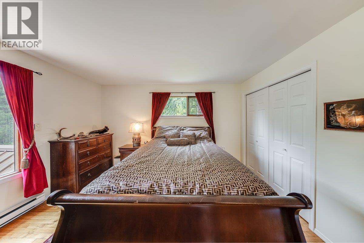 9841 Talbot Road, Nelway, British Columbia  V0G 1Z0 - Photo 89 - 10372904