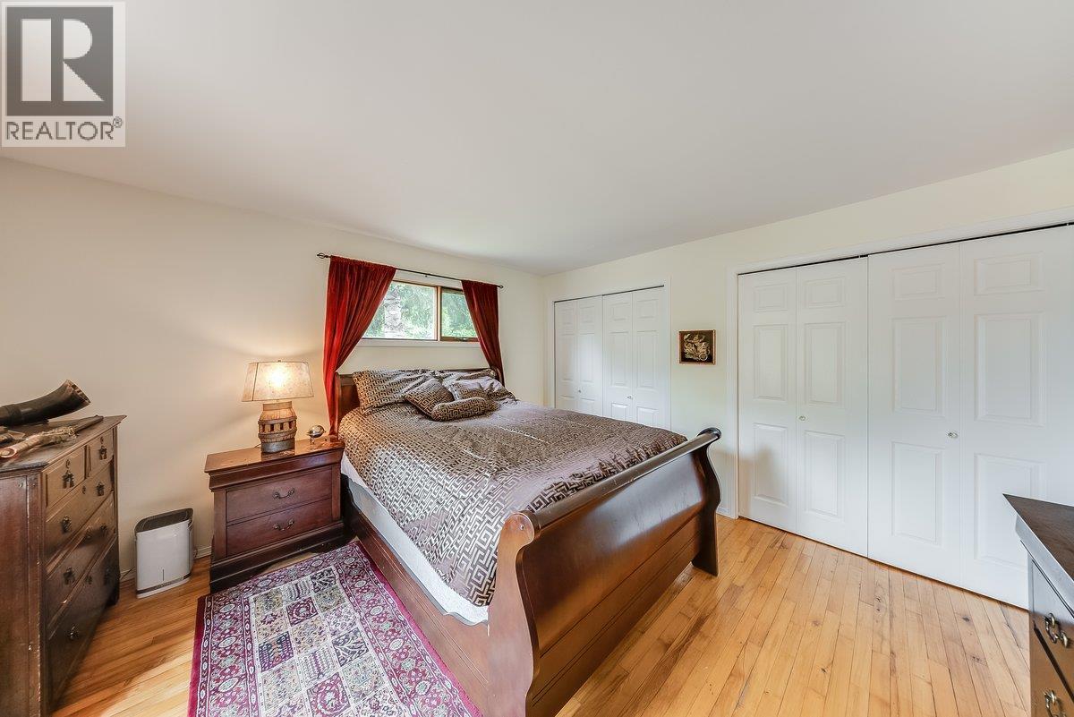 9841 Talbot Road, Nelway, British Columbia  V0G 1Z0 - Photo 88 - 10372904