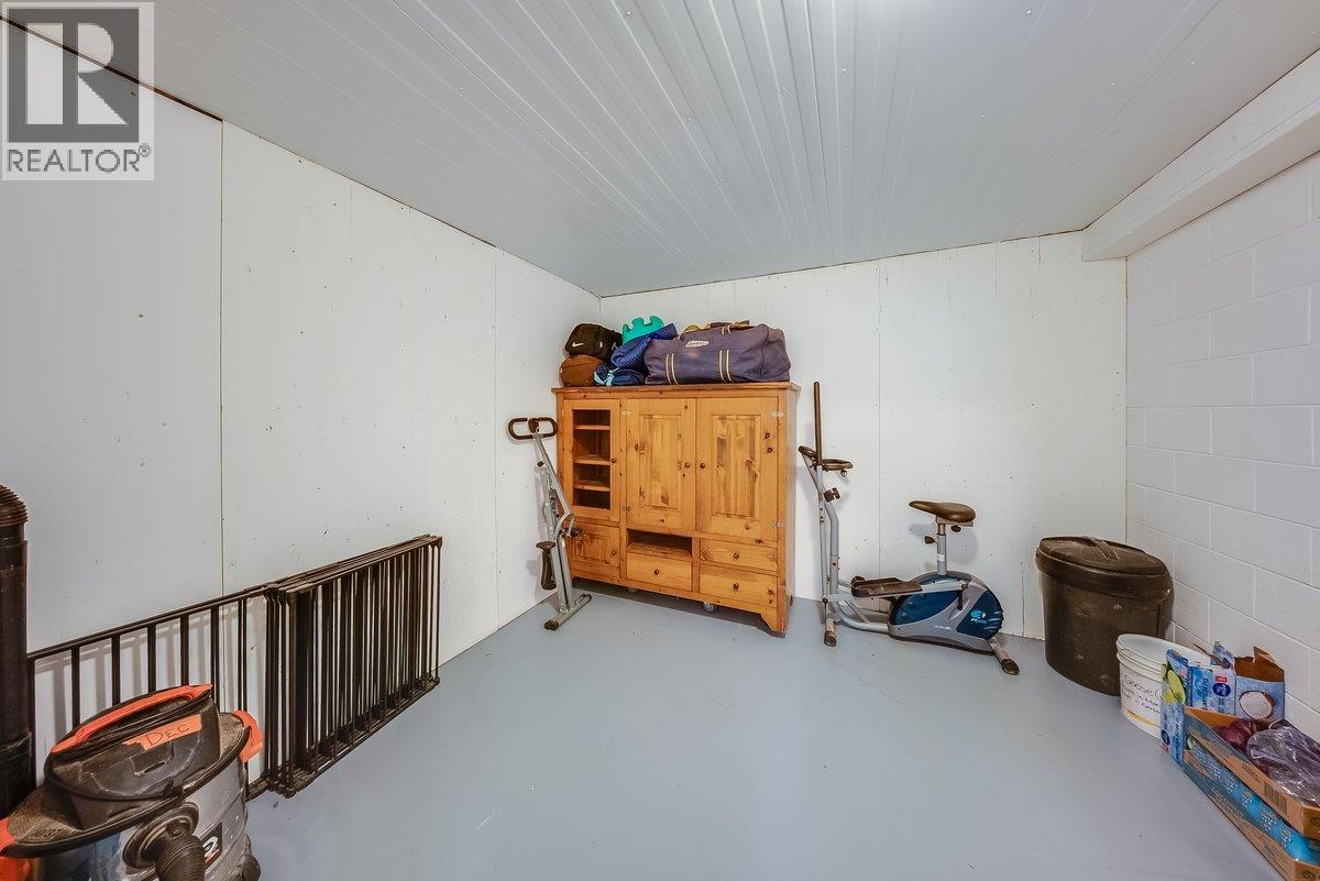9841 Talbot Road, Nelway, British Columbia  V0G 1Z0 - Photo 76 - 10372904