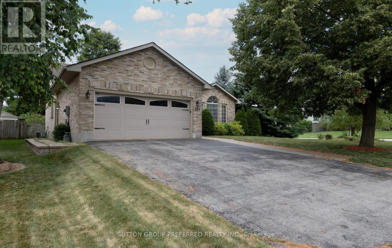 254 Kettle Creek Drive, Central Elgin, Ontario  N0L 1B0 - Photo 2 - X13543084