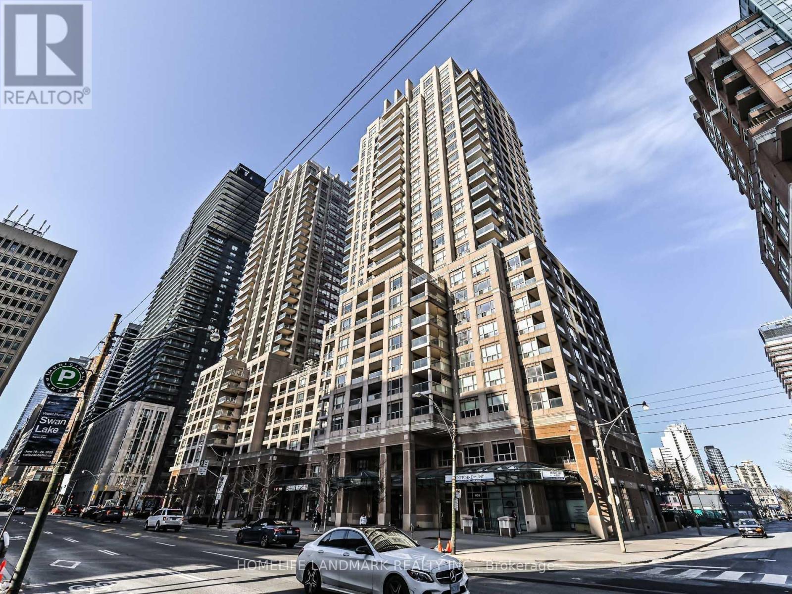 808 - 909 BAY STREET, Toronto, Ontario
