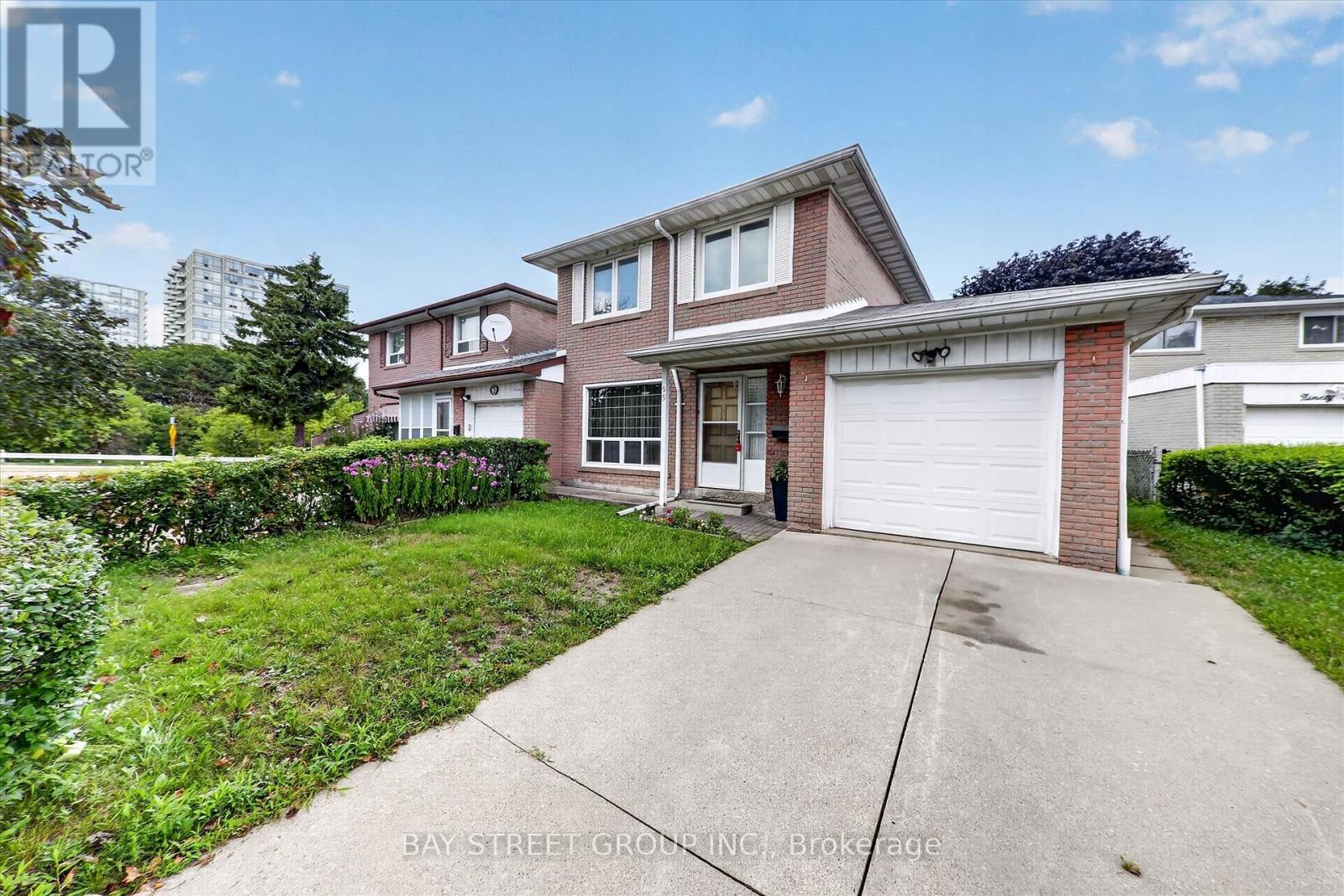 95 Tineta Crescent, Toronto, Ontario  M1S 2Y5 - Photo 3 - E13703000
