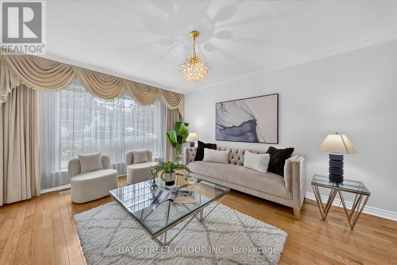 95 Tineta Crescent, Toronto, Ontario  M1S 2Y5 - Photo 6 - E13703000