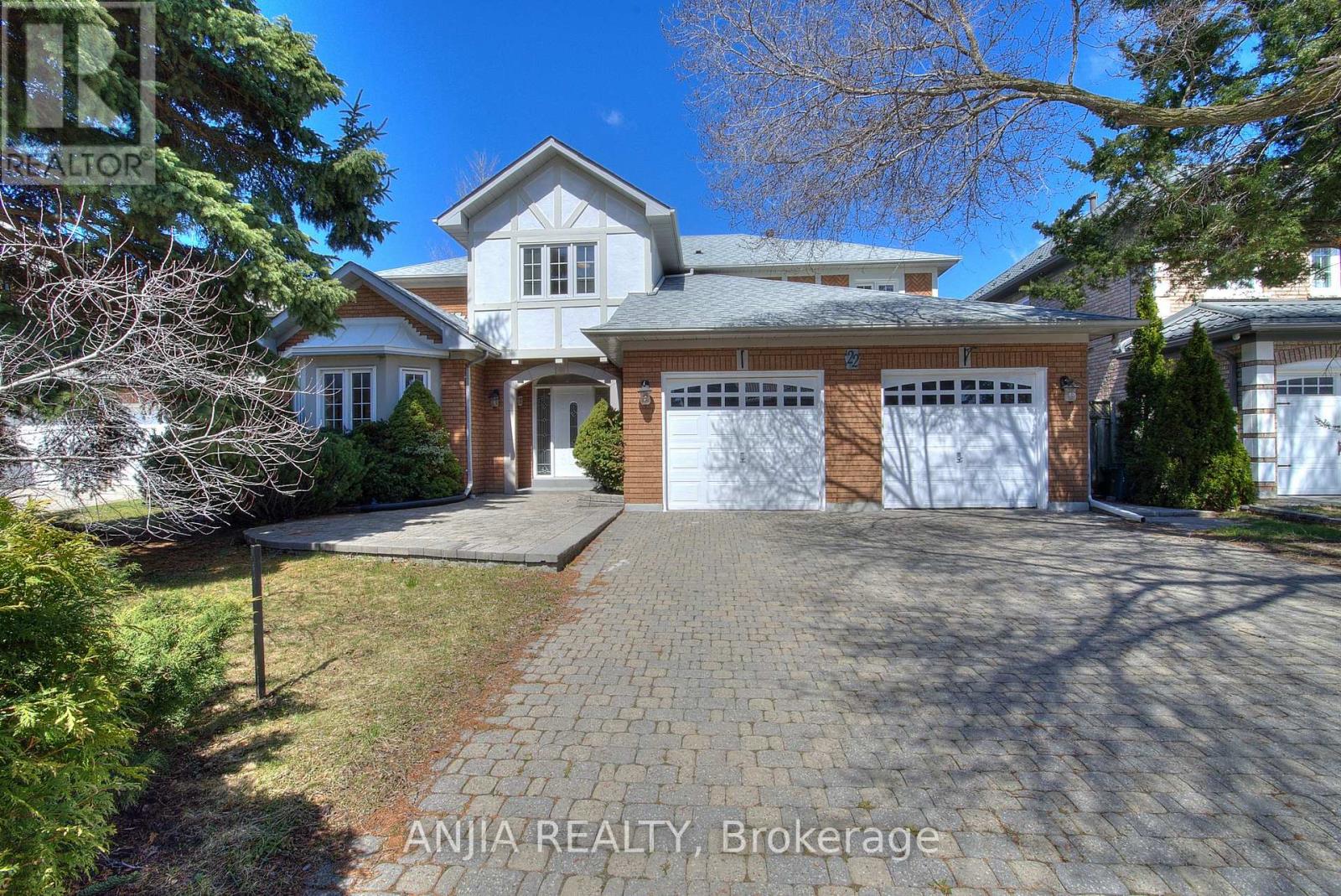 22 CHILTERN HILL, Richmond Hill, Ontario