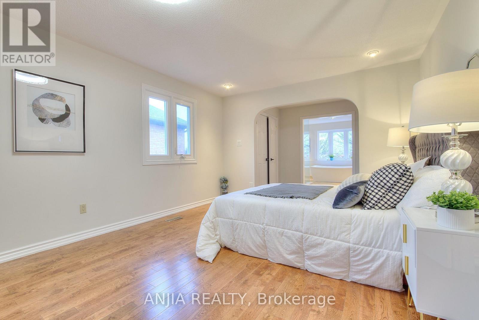 22 Chiltern Hill, Richmond Hill, Ontario  L4B 3B8 - Photo 12 - N13702974
