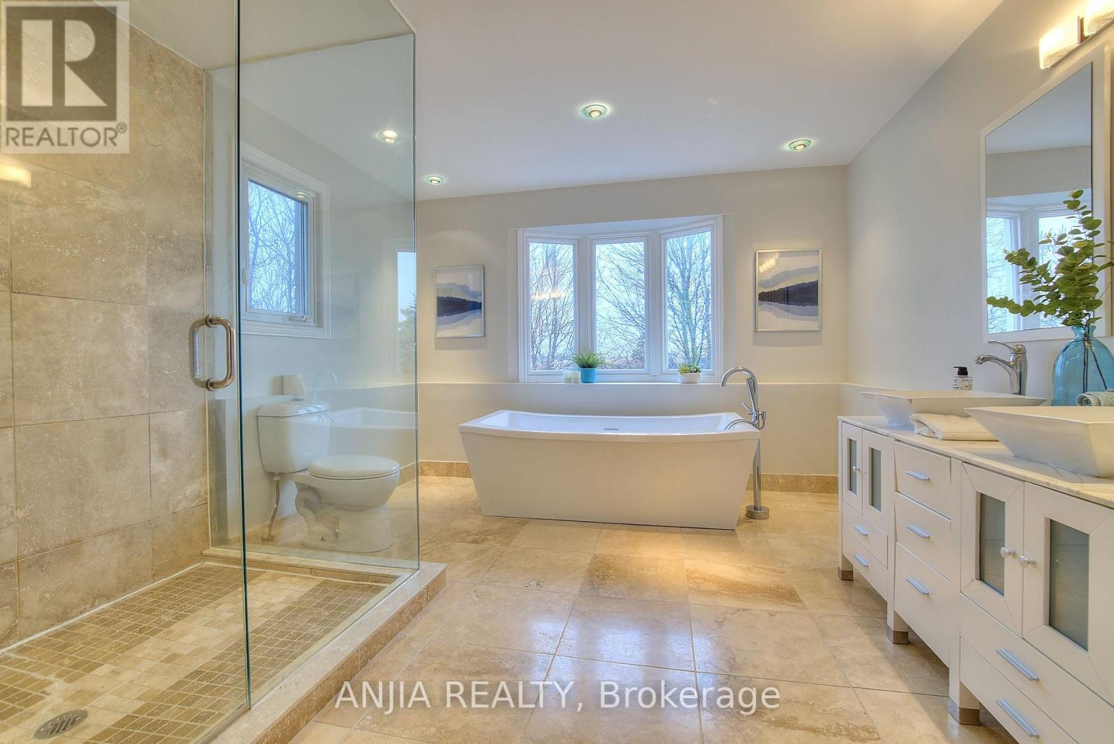 22 Chiltern Hill, Richmond Hill, Ontario  L4B 3B8 - Photo 13 - N13702974