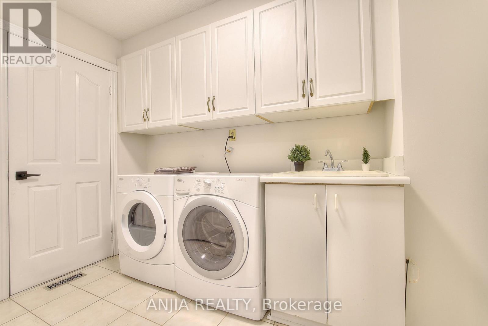 22 Chiltern Hill, Richmond Hill, Ontario  L4B 3B8 - Photo 7 - N13702974