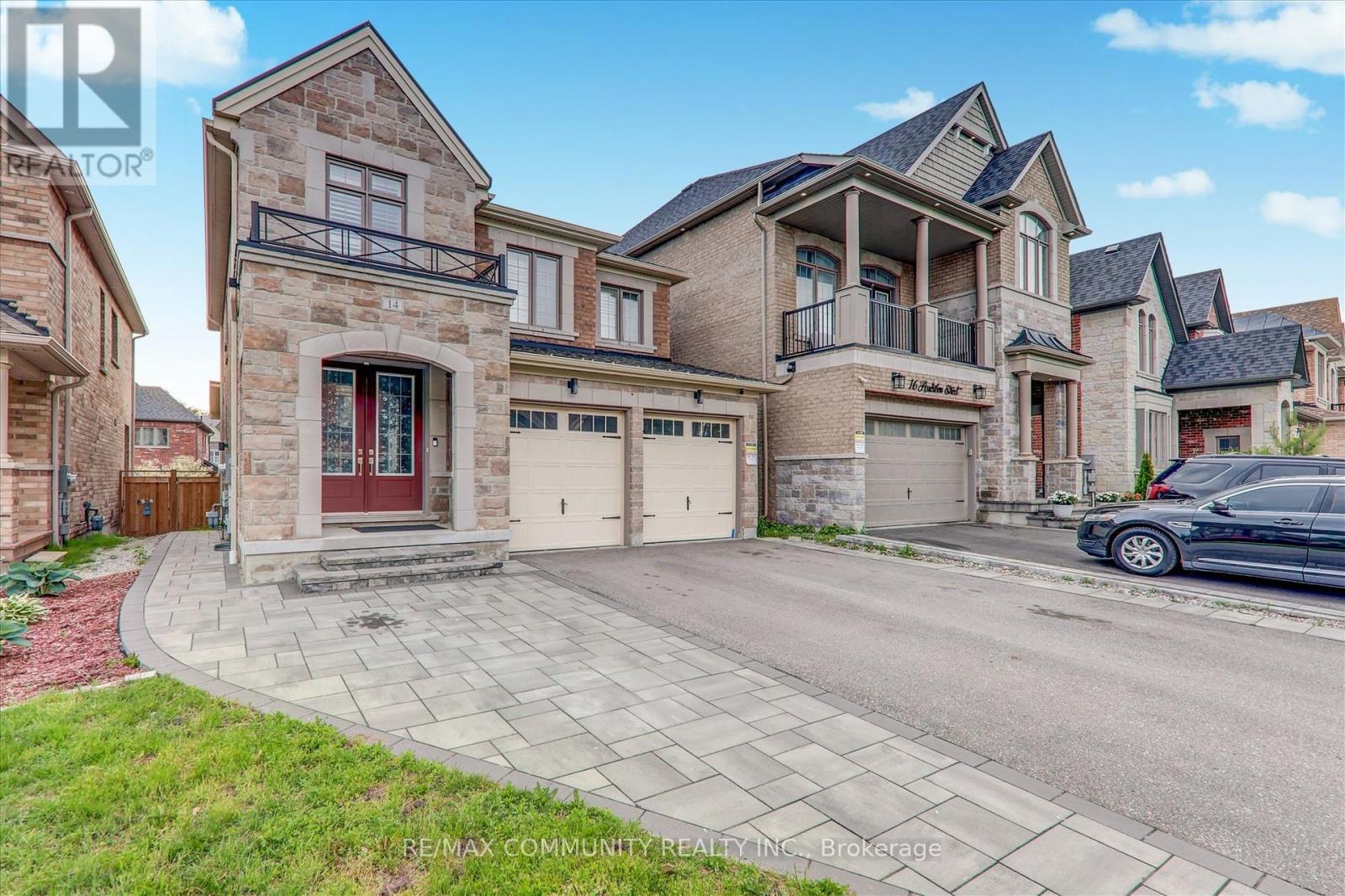 14 Audubon Street, Whitby, Ontario  L1P 0C4 - Photo 3 - E13702996