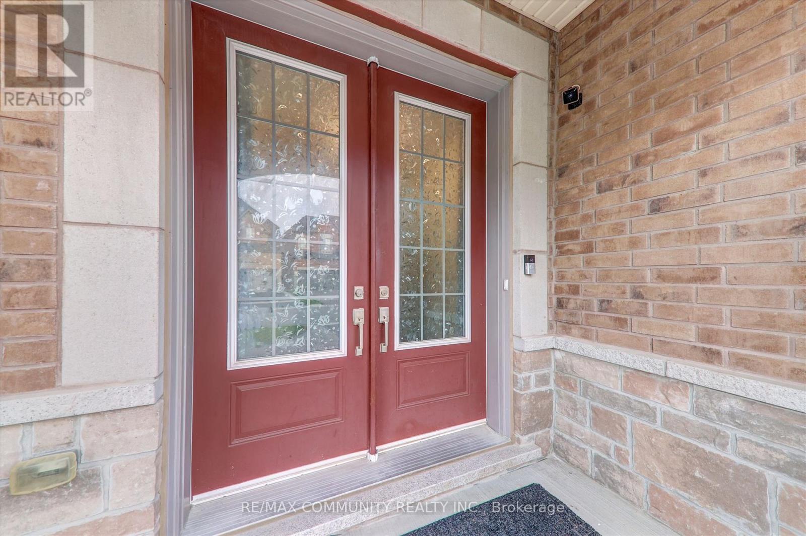 14 Audubon Street, Whitby, Ontario  L1P 0C4 - Photo 4 - E13702996