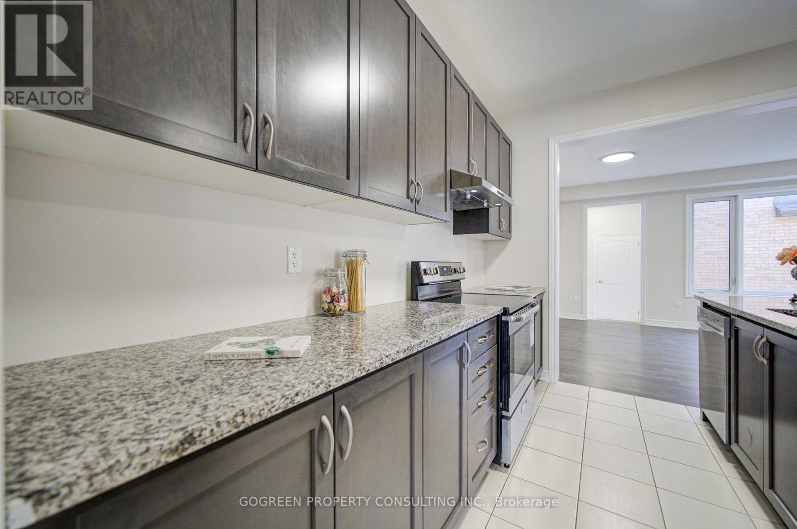 5 Applegate Drive, East Gwillimbury, Ontario  L9N 0R2 - Photo 10 - N13702570