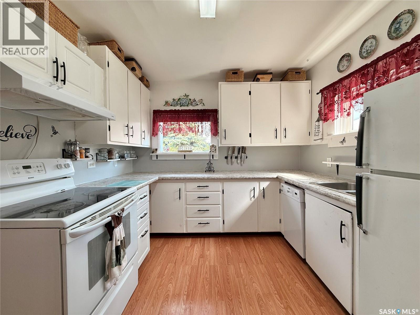 309 Railway Avenue W, Outlook, Saskatchewan  S0L 2N0 - Photo 9 - SK046300