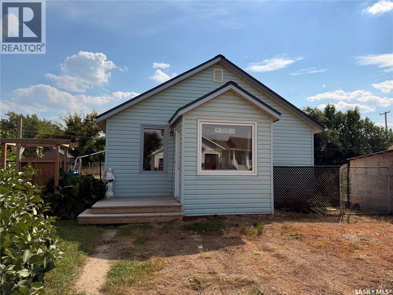 309 Railway Avenue W, Outlook, Saskatchewan  S0L 2N0 - Photo 34 - SK046300