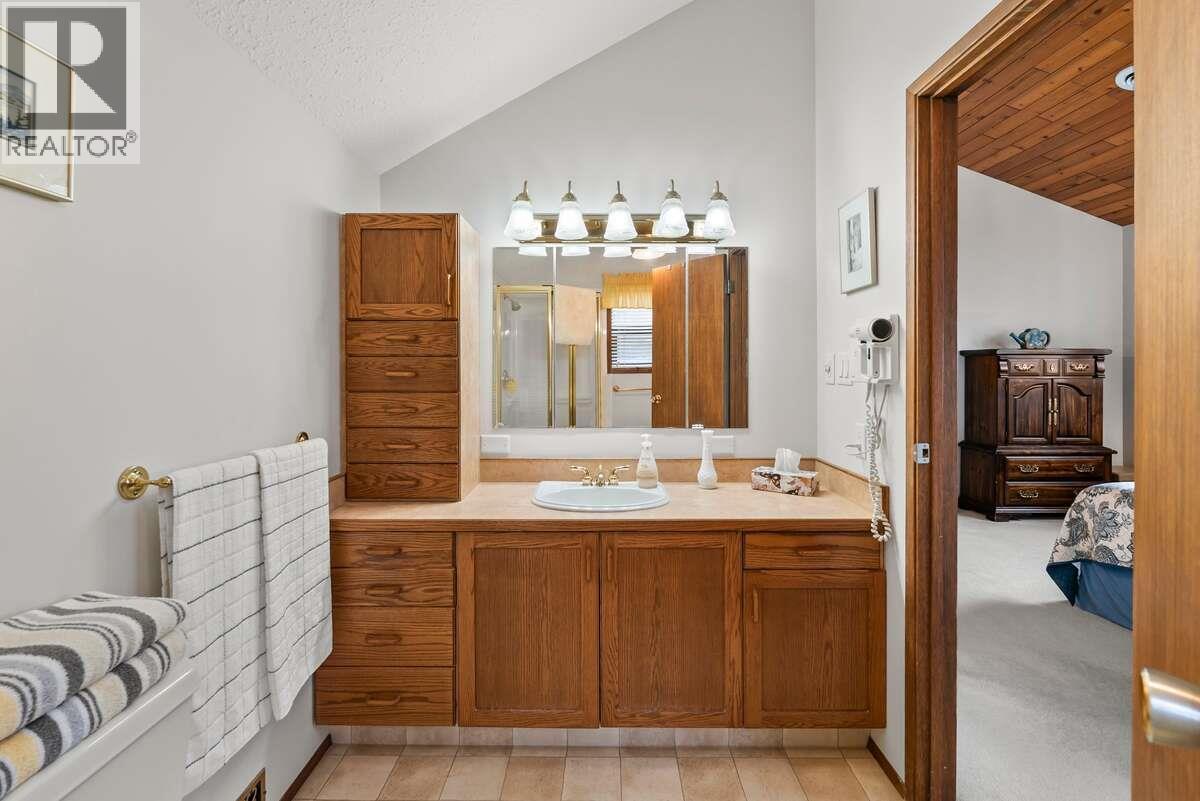 146 Yorkton Avenue, Penticton, British Columbia  V2A 3V2 - Photo 24 - 10386076