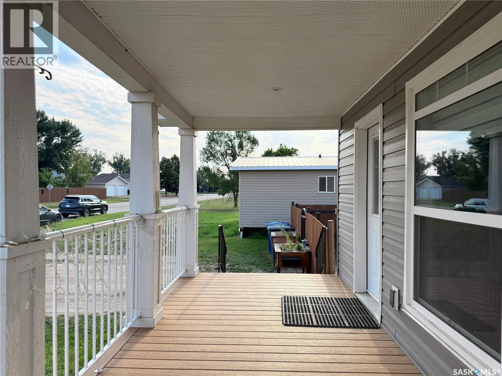 702 Prairie Avenue, Outlook, Saskatchewan  S0L 2N0 - Photo 4 - SK046299