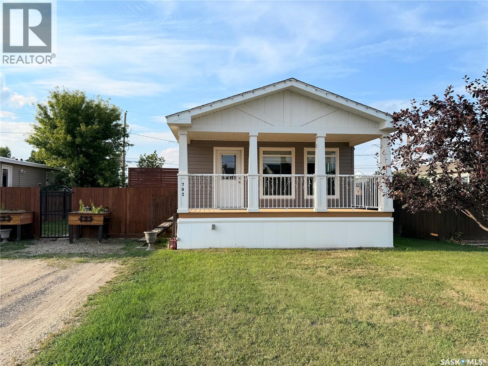 702 Prairie AVENUE, Outlook, Saskatchewan