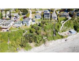 6221 SUNSHINE COAST HIGHWAY, Sechelt, British Columbia