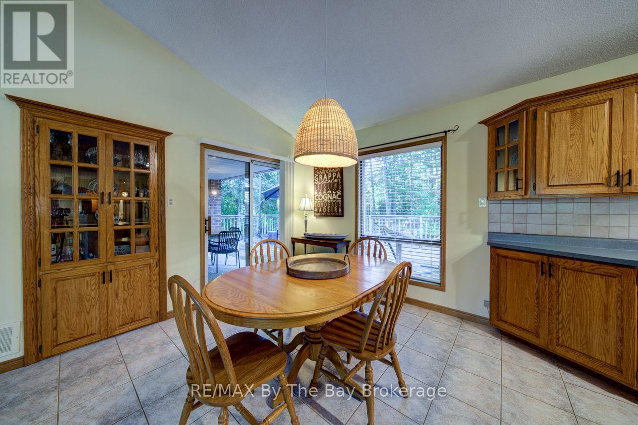 47 Birchwood Trail, Wasaga Beach, Ontario  L9Z 1B1 - Photo 12 - S13703010