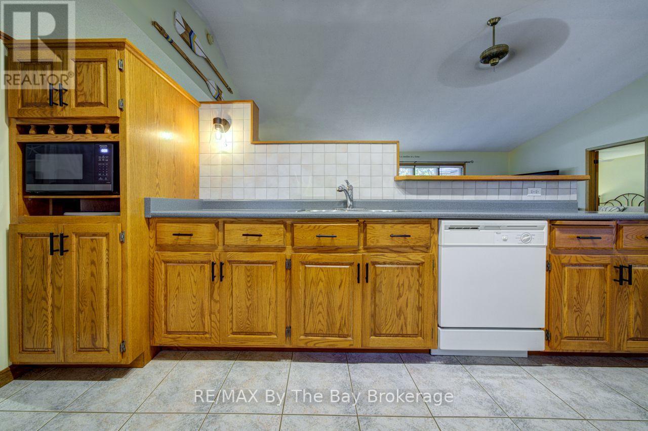 47 Birchwood Trail, Wasaga Beach, Ontario  L9Z 1B1 - Photo 16 - S13703010